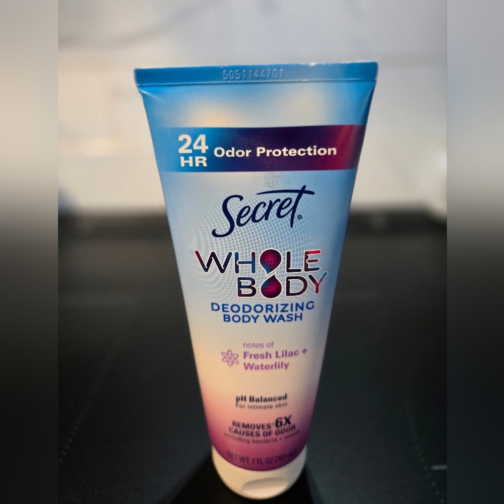 Secret Whole Body Deodorizing Body Wash Fresh Lilac water lily
